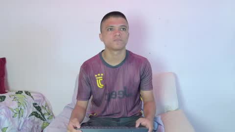 Snapshot of sebas_n_aly chatting on 05-14-26, 11:22 ely online show from 05-14-26, 11:22