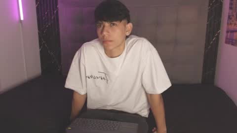 Snapshot of sebas_pretty7 chatting on 07-03-26, 12:33 sebas_pretty7 online show from 07-03-26, 12:33