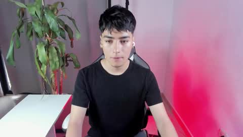 Snapshot of sebas_rosse chatting on 03-24-26, 03:17 sebastian online show from 03-24-26, 03:17