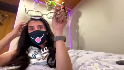 Nip online show from 12-14-25, 08:02