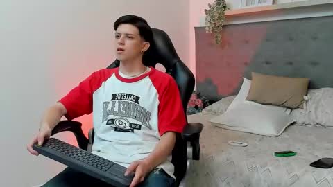 Snapshot of sebastamayo_ chatting on 02-26-26, 05:28 SEBAS online show from 02-26-26, 05:28