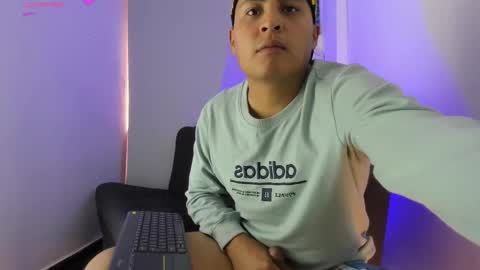 Snapshot of sebastian_col chatting on 02-08-25, 07:05 Sebastian Col online show from 02-08-25, 07:05