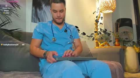 Snapshot of sebastian_foxxxx chatting on 02-12-26, 07:03 Sebastian foxxxx online show from 02-12-26, 07:03