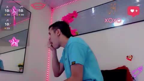 Snapshot of sebastian_loaiza chatting on 12-18-25, 12:00 Sebastian online show from 12-18-25, 12:00