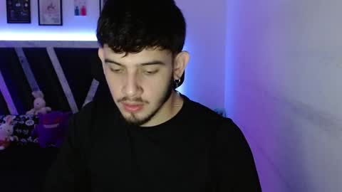 Snapshot of sebasxxl12 chatting on 10-18-25, 01:45 Sebas online show from 10-18-25, 01:45