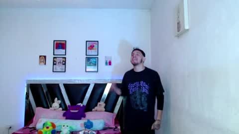 Snapshot of sebasxxl12 chatting on 06-07-26, 12:37 Sebas online show from 06-07-26, 12:37