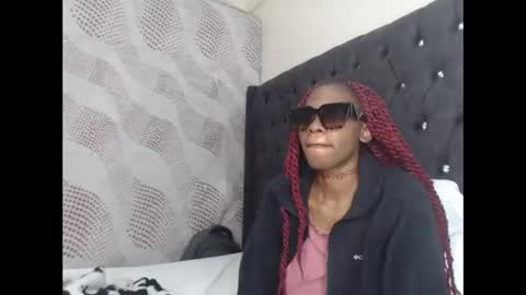 Snapshot of sebatrishaa chatting on 10-09-25, 06:39 sebatrishaa online show from 10-09-25, 06:39