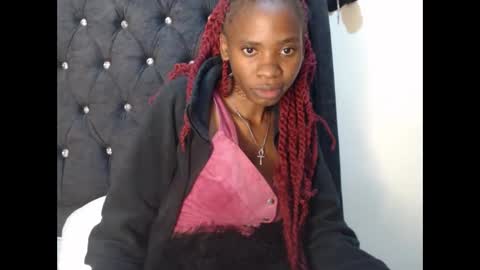 Snapshot of sebatrishaa chatting on 10-16-25, 12:11 sebatrishaa online show from 10-16-25, 12:11