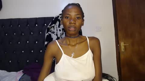 sebatrishaa online show from 11-20-25, 09:31