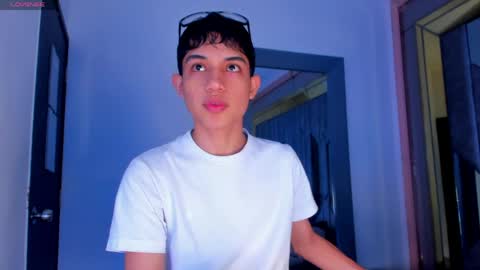 Snapshot of sebax_00 chatting on 05-18-26, 08:36 Sebastian online show from 05-18-26, 08:36