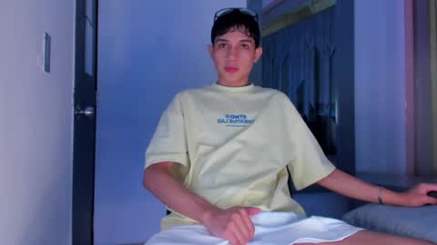 Snapshot of sebax_00 chatting on 05-20-26, 09:21 Sebastian online show from 05-20-26, 09:21
