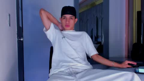 Snapshot of sebax_00 chatting on 05-22-26, 08:47 Sebastian online show from 05-22-26, 08:47