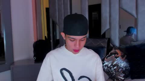 Snapshot of sebax_00 chatting on 05-24-26, 08:14 Sebastian online show from 05-24-26, 08:14