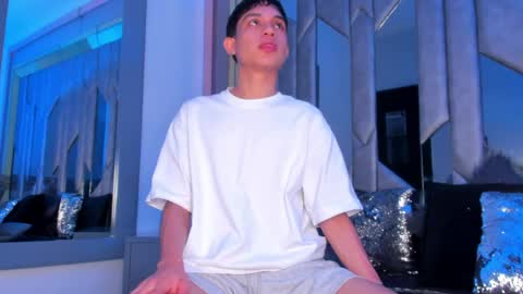 Snapshot of sebax_00 chatting on 05-27-26, 08:17 Sebastian online show from 05-27-26, 08:17
