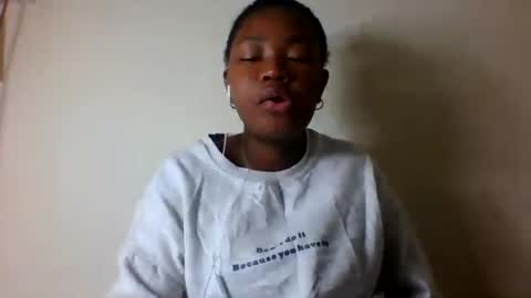 Snapshot of secil3274 chatting on 07-17-26, 08:32 secil3274 online show from 07-17-26, 08:32