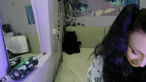 secret_bloom online show from 11-19-25, 08:25