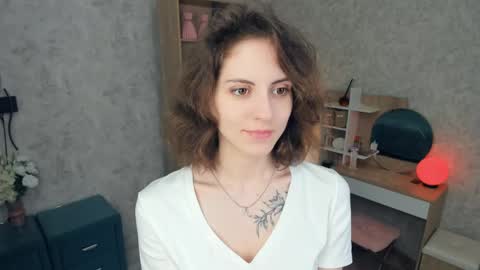 Mia online show from 05-29-26, 05:49