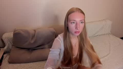 Snapshot of secret_dreams_ chatting on 08-06-26, 05:04 Amanda and pair in a real life we love each other but can play with you online show from 08-06-26, 05:04