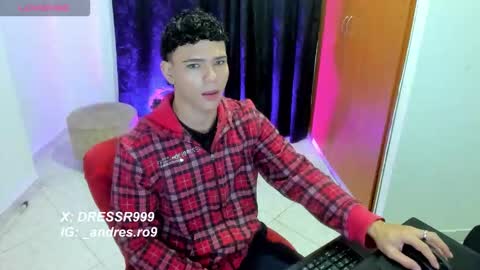 Snapshot of secret_justin chatting on 12-01-25, 12:10 JUSTIN online show from 12-01-25, 12:10