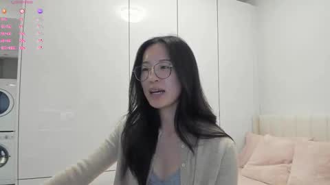 Snapshot of secretgirlfriendxo chatting on 10-10-25, 01:15 Angela online show from 10-10-25, 01:15