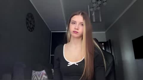 Nika online show from 04-23-26, 10:03