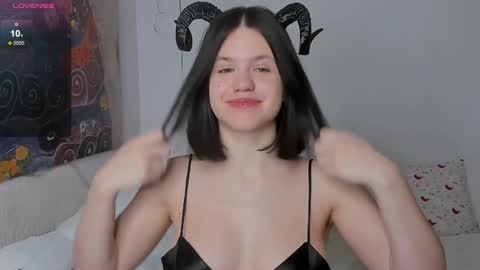 Snapshot of secretqueen_x chatting on 02-02-25, 11:00 Anna online show from 02-02-25, 11:00