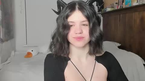 Snapshot of secretqueen_x chatting on 02-14-25, 10:25 Anna online show from 02-14-25, 10:25