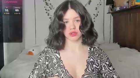 Snapshot of secretqueen_x chatting on 02-16-25, 07:49 Anna online show from 02-16-25, 07:49