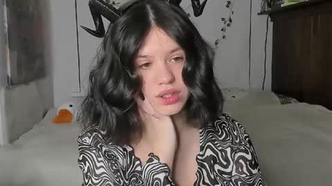 Snapshot of secretqueen_x chatting on 02-21-25, 12:05 Anna online show from 02-21-25, 12:05