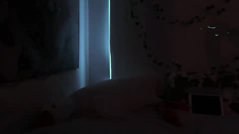 Snapshot of secretqueen_x chatting on 03-05-25, 08:54 Anna online show from 03-05-25, 08:54