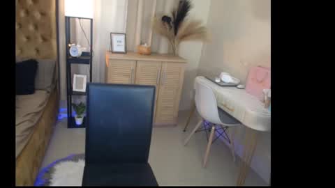 Snapshot of secrets_bae chatting on 12-10-24, 03:22 secrets_bae online show from 12-10-24, 03:22