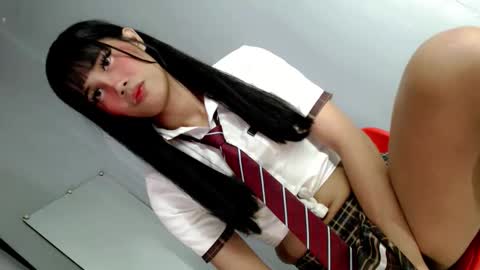 Snapshot of seduce_and_surrender chatting on 11-16-25, 06:08 YU RI online show from 11-16-25, 06:08