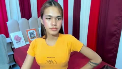 Snapshot of seductive_aliyah chatting on 04-24-26, 06:49 aliyah online show from 04-24-26, 06:49
