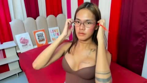 Snapshot of seductive_aliyah chatting on 04-26-26, 06:44 aliyah online show from 04-26-26, 06:44