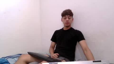 Snapshot of seductive_angel1 chatting on 11-08-25, 06:07 Angel online show from 11-08-25, 06:07