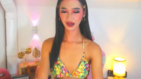 Snapshot of seductive_ashly chatting on 09-12-25, 02:33 ashly online show from 09-12-25, 02:33