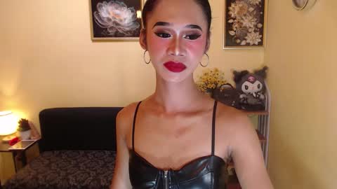 Snapshot of seductive_ashly chatting on 10-05-25, 02:43 ashly online show from 10-05-25, 02:43