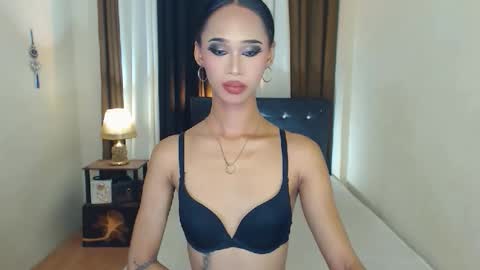 Snapshot of seductive_ashly chatting on 06-02-26, 10:23 ashly online show from 06-02-26, 10:23
