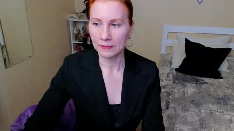 seductive_foxy_ online show from 10-21-25, 10:05