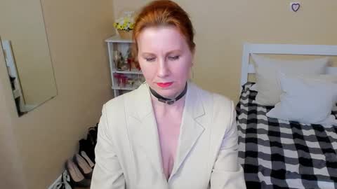 Snapshot of seductive_foxy_ chatting on 11-21-25, 09:41 seductive_foxy_ online show from 11-21-25, 09:41