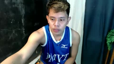 Snapshot of seductive_maxxx chatting on 04-24-26, 09:12 Max online show from 04-24-26, 09:12