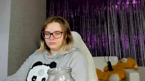seductive_she_wolf online show from 03-08-25, 05:11
