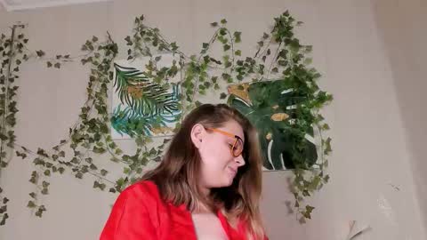 seductive_she_wolf online show from 11-11-25, 05:57