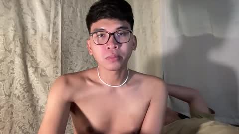 Snapshot of seductive_william chatting on 01-05-26, 05:27 William online show from 01-05-26, 05:27