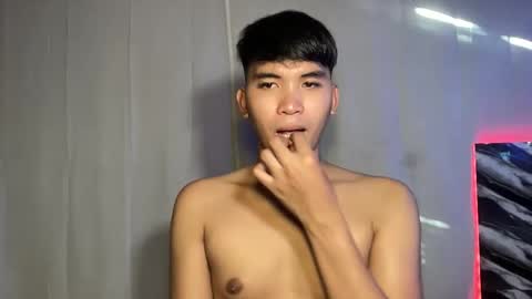 Snapshot of seductive_william chatting on 03-23-26, 08:40 William online show from 03-23-26, 08:40