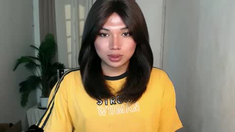 Snapshot of seductivedeluxe69 chatting on 05-05-26, 08:11 Deluxe online show from 05-05-26, 08:11
