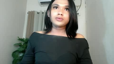 Snapshot of seductivedeluxe69 chatting on 06-10-26, 07:24 Deluxe online show from 06-10-26, 07:24