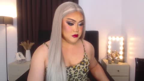 Natalie Mefford online show from 02-16-25, 06:43