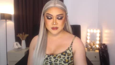 Natalie Mefford online show from 02-18-25, 06:59