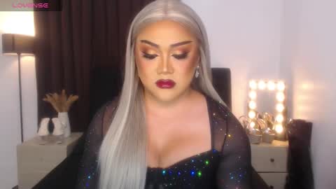 Natalie Mefford online show from 02-20-25, 01:46